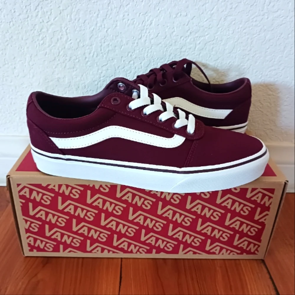 Vans - Picture 1 of 4